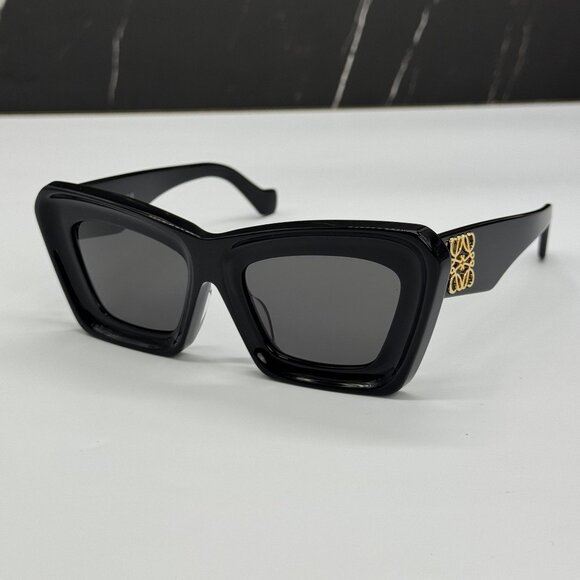 NEW LOEWE LW40145I 01A  WOMEN SUNGLASSES BLACK CAT EYE LOEWE EYEWEARLW40145F 01A - Picture 1 of 10